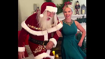 I know the real santa moulanrouge3