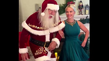 I know the real santa moulanrouge3