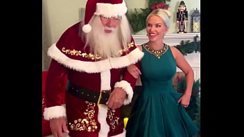 I know the real santa moulanrouge3