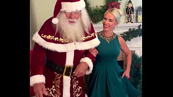 I know the real santa moulanrouge3