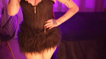 Goth grinch girl on the naughty list gets her stocking stuffed