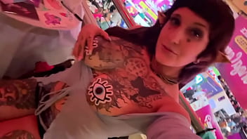 Cum say highhhhh at booth 11 upstairs to left x3social giving out free hugs & autographs