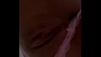 Mira que rica lenceria me regala un fan quieres ver que rico me masturbo