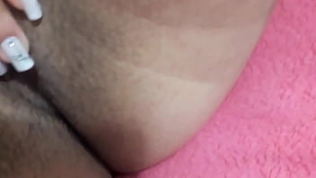 Novinha gostosa se masturbando