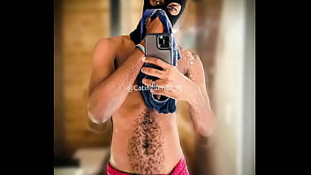 Eu cheirando a minha cueca suada e esporrada em 3d pra vocês #cueca #fetiche #pig