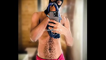 Eu cheirando a minha cueca suada e esporrada em 3d pra vocês #cueca #fetiche #pig