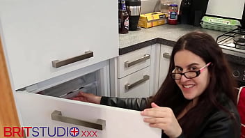 British 18 year old eats ice cream with cum topping