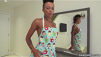 Pov Blowjob With Bella Bellz thumbnail