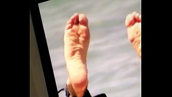 Cumming on cameron diaz feet