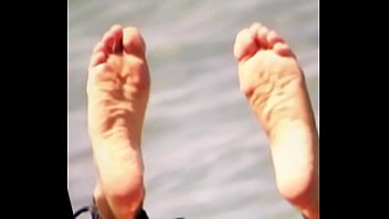 Cumming on cameron diaz feet