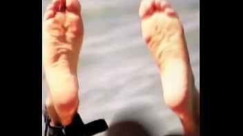 Cumming on cameron diaz feet