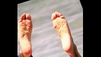 Cumming on cameron diaz feet