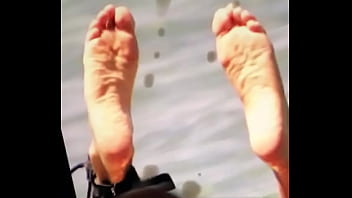 Cumming on cameron diaz feet