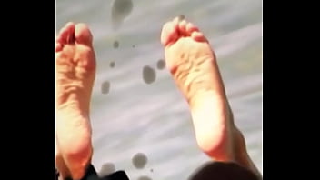Cumming on cameron diaz feet