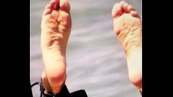 Cumming on cameron diaz feet