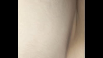 Curnudo el nuevo vecino ya me follo mientras trabajas