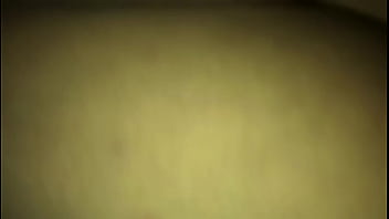 Filmando a bucetinha dela na frente do corno