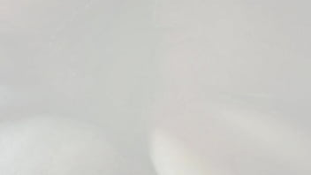 Esta noche le toca leche afuera para que no la descubran