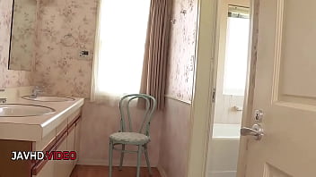 Mesmerizing jav beauty delivers passionate pleasure with skillful moves