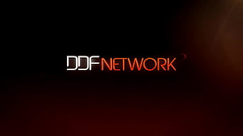 From tub to box wet babe licks toes while masturbating