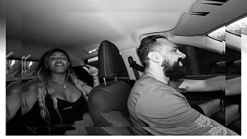 No carro com lukas anne cristalli cuzinho apertado e leite no bico