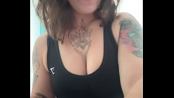 Toujours les jolis bodys pour mettre en valeur les jolis q