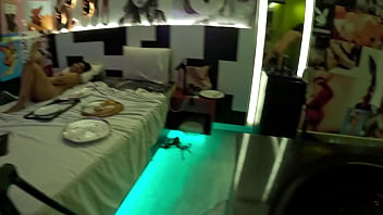 No motel com duas safadas peladinhas depois das cenas