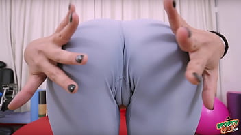 Incredible cameltoe on such a petite babe