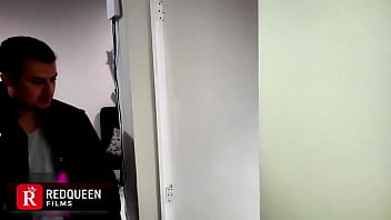 Ele foi alugar uma casa e aproveitou pra comer a dona he went to rent a house and took the opportunity to screw the owner