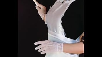 四つん這い調教されるドmメイド