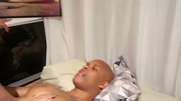 Eu nunca havia sentado num pau de negão e hoje e chupei e sentei