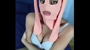 There ́s cold here don't you want to warm me up