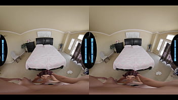 Vanessa marie offers her pussy in vr