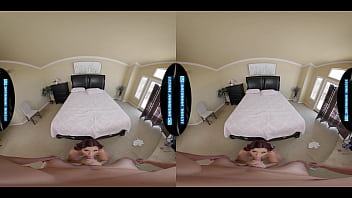 Vanessa marie offers her pussy in vr