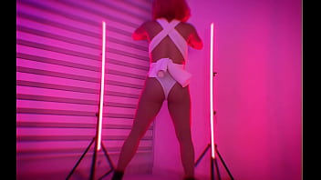 Colombian slut dances to make some dough