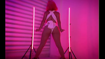 Colombian slut dances to make some dough