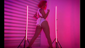 Colombian slut dances to make some dough Colombian slut dances to make some dough