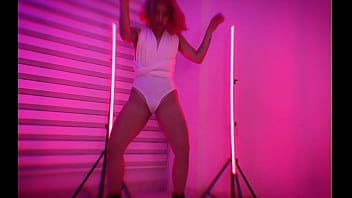 Colombian slut dances to make some dough