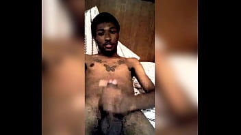 Putinho Batendo Punheta Até Gozar thumbnail