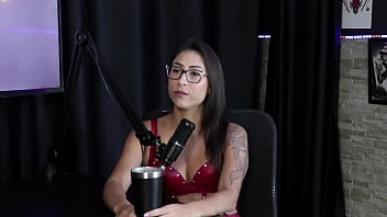 Gosta de apanhar mas não gosta de bater foi capa da revista sexy acha que homens tem medo dela e pensou em desistir do reality luciana picchi sheer red