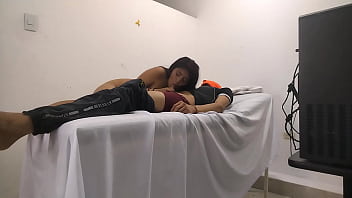 Change of plans doctor was going to give massage to female patient but the patient turned out to be a whore and quickly set him up