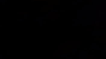 Novinha pediu pra apagar a luz e mamou gostosinho