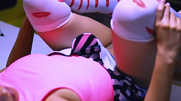 Hermana linda y el compañero de su