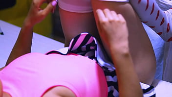 Hermana linda y el compañero de su