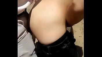 Hetero Cogiéndome En Terreno Baldío thumbnail