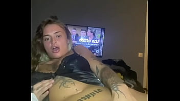 Horny emot teen fucks herself until she cums