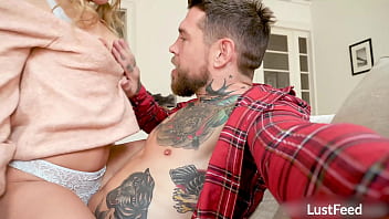 Fucking a preppy blonde american teen tourist