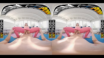 Virtual porn yoga slut violet gems can't stay off my dick