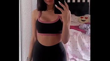 "ariane ribeiro" malhando na academia