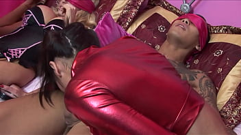 Kit lee and kat lee use michelle thorne as their lesbian play thing